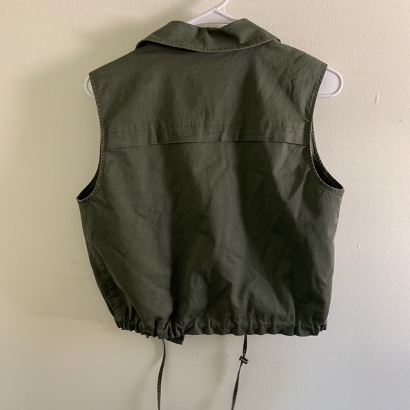 ❌SOLD ❌New Day | Cropped Military Vest - Picture 3 of 5